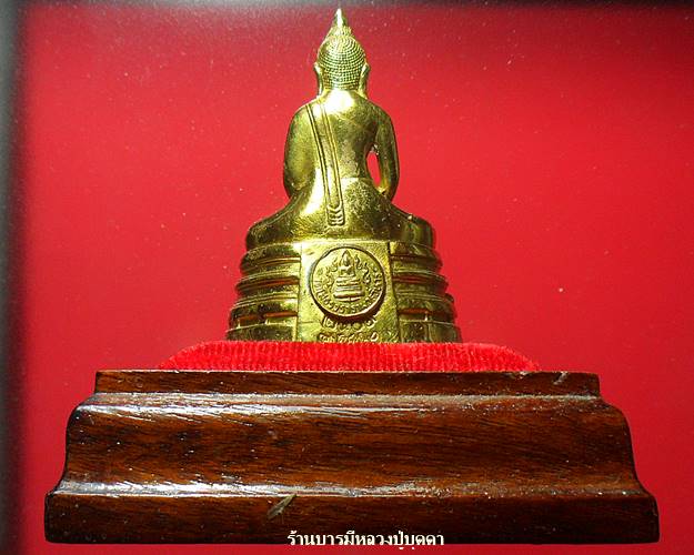 พระบูชาตั้งหน้ารถ หลวงพ่อโสธร เนื้อทองเหลือง ปี 09 ฐานไม้สักสวยมากๆ องค์นี้สวยแชมป์ครับ 