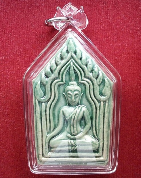 ขุนแผนเคลือบแขนอ่อน รุ่น1 เคลือบเขียว หลวงปู่ชื้น วัดญาณเสน อยุธยา สร้างปี 2545....เคาะเดียวแดง.....