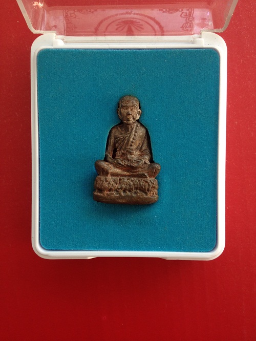 รูปหล่อโบราณ เนื้อนวะ หลวงปู่หมุน ฐิตสีโล รุ่นอายุยืน  