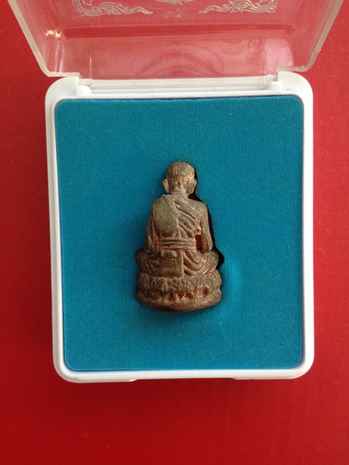 รูปหล่อโบราณ เนื้อนวะ หลวงปู่หมุน ฐิตสีโล รุ่นอายุยืน  