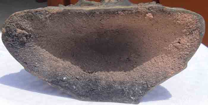 พระพุทธรูปทรงเครื่องพระมหาจักรพรรดิ ศิลปะแบบอยุธยาตอนปลายเนื้อโลหะเก่า ขนาดหน้าตักกว้าง 4.5 นิ้ว ฐาน