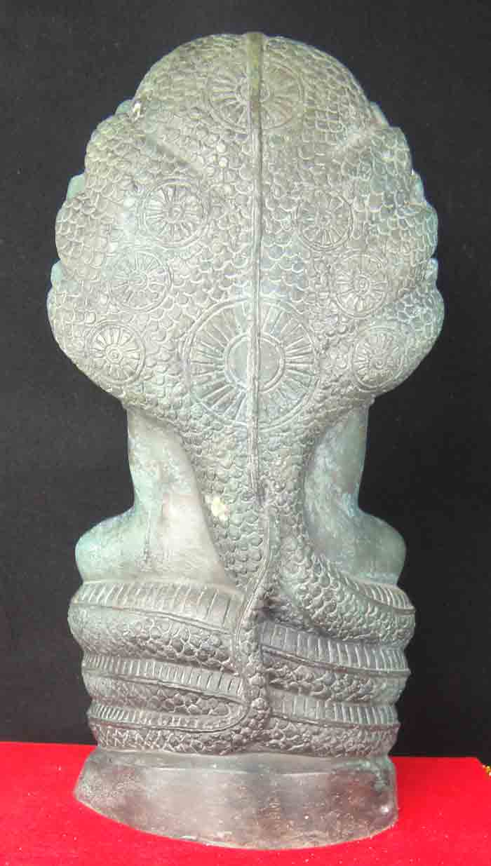 พระบูชาปางนาคปรก เนื้อโลหะรมสนิมเขียว งานฝีมือพุทธศิลป์ประณีตสวยงามมาก ขนาดหน้าตัก 5 นิ้ว ความสูง ๑๐