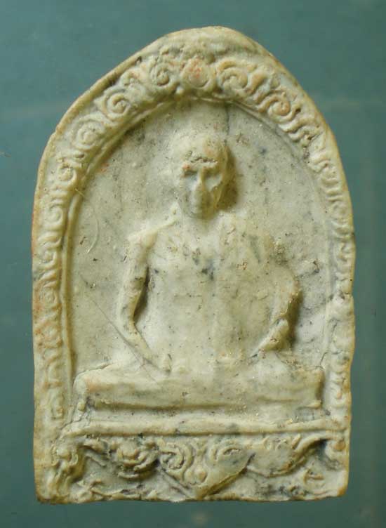 พระผงสวัสดีปีใหม่ หลวงพ่อเกษม เขมโก เนื้อกังไส - พระครูประโชติ คณารักษ์ วัดม่อนพระยาแช่ สร้างถวาย