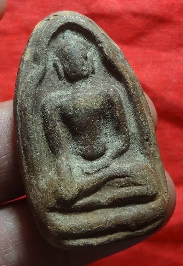 พระชุดกิมตึ๋ง พิมพ์มอญแปลง กรุวัดพระรูป เนื้อดิน สุพรรณบุรี