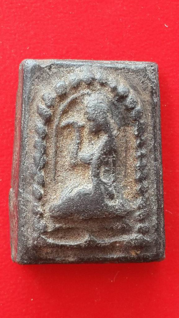 นางกวักพิมพ์เล็ก เนื้อผงใบลาน หลวงพ่อกวย ชุตินฺธโร วัดโฆสิตาราม จ.ชัยนาท