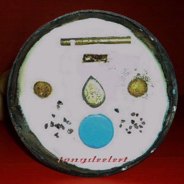 พระโพธิสัตว์อวโลกิเตศวรศรีวิชัย วัดไผ่สามเกาะ จ.ราชบุรี ใต้ฐานฝังวัตถุมงคล สวยมากค่ะ