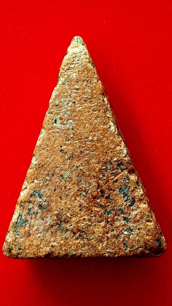 พระนางพญาเนื้อดิน