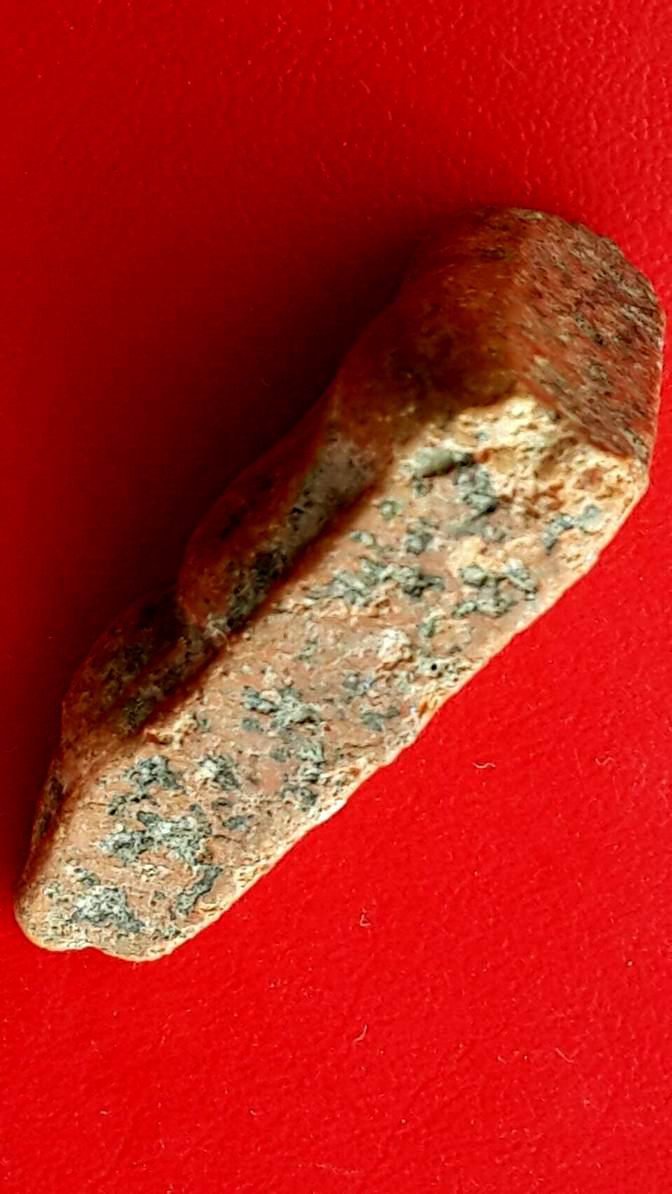 พระนางพญาเนื้อดิน