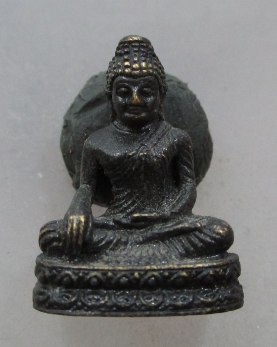 20 บาท รูปหล่อพระพุทธ ตอกโค็ด ไม่ทราบที่ครับ
