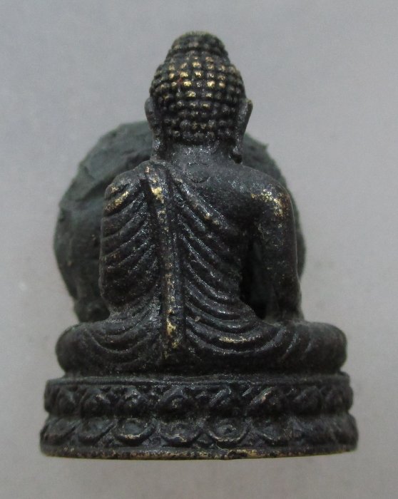 20 บาท รูปหล่อพระพุทธ ตอกโค็ด ไม่ทราบที่ครับ