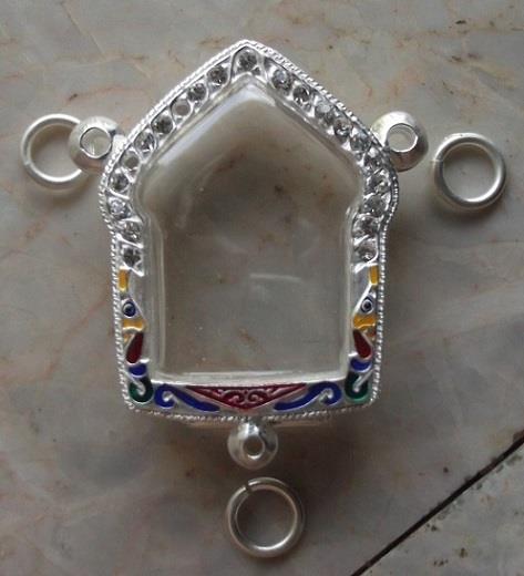 ตลับเงินฝั่เงพชร ลงยา 3 ห่วง  ใส่พระขุนแผนพรายกุมารพิมพ์ใหญ่ 