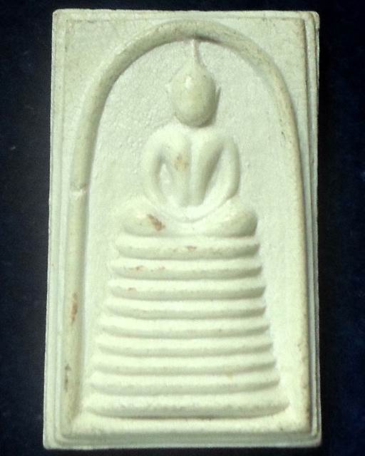 พระสมเด็จ 9 ชั้นหลวงปู่จันทร์ เขมิโย วัดศรีเทพประดิษฐาราม จ.นครพนม ปี 2500  