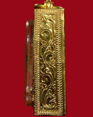 พระผงวัดปากน้ำ รุ่น 6 พระไตรปิฎก เลี่ยมทอง