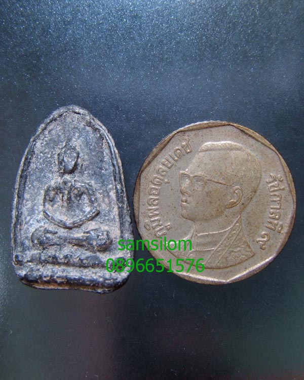 กรุวัดบางสะแกใน กทม พระกลีบบัว เนื้อดำ สวย หลวงปู่ศุขปลุกเสก