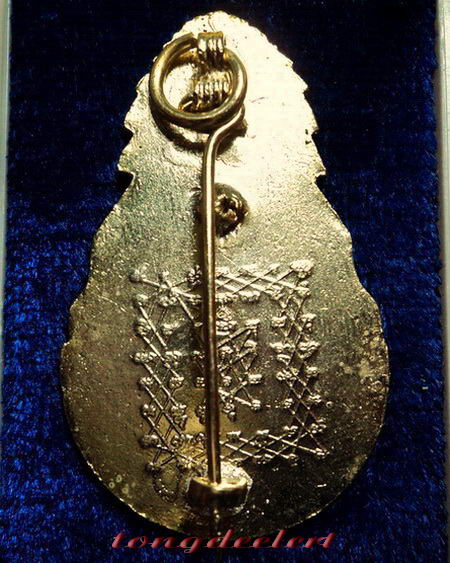 ล็อกเก็ตเข็มกลัดมงกุฎเพชรหลวงพ่อฤาษีลิงดำ วัดท่าซุง สวยมาก พร้อมกล่องเดิมค่ะ