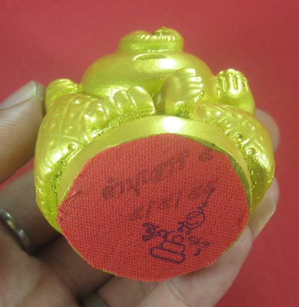 สีทองกรรมการ พิฆเณศรเนื้อผงเหล็กไหล+ผงเหล็กน้ำพี้หน้าตัก 2 นิ้ว สูง 3 นิ้ว หลวงปู่คำบุ คุตฺตจิตฺโต ว