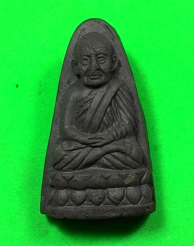 พระเนื้อว่าน พิมพ์ใหญ่ สรงน้ำ 42 หลวงปู่ทวด วัดช้างให้ อ.โคกโพธิ์จ.ปัตตานี พร้อมกล่องเดิมจากวัด 