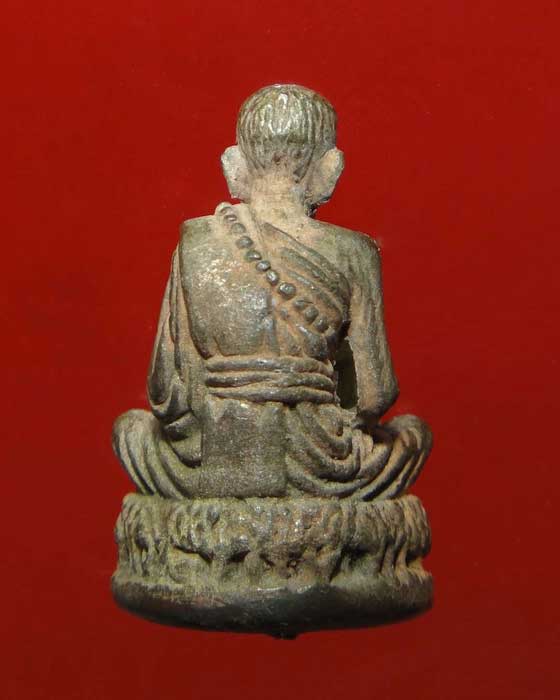 รูปหล่ออายุยืน เนื้อนวโลหะเทดินไทยแท้ ปี 46  หลวงปู่หมุน ฐิตสีโล วัดบ้านจาน 