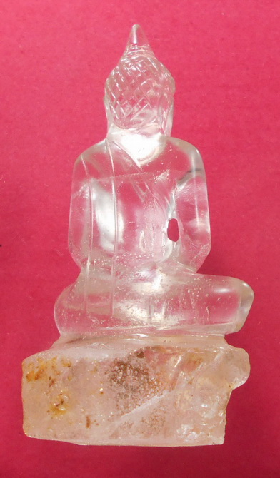 พระพุทธรูป แกะจากหินแก้ว สีขาว สวยครับ