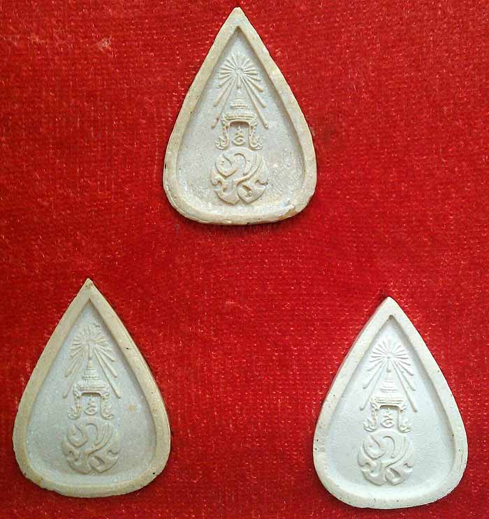 *พระแก้วมรกต สามฤดู หลัง ภปร.ในหลวง ๕ รอบ ปี๒๕๓๐ วัดบวรฯ*