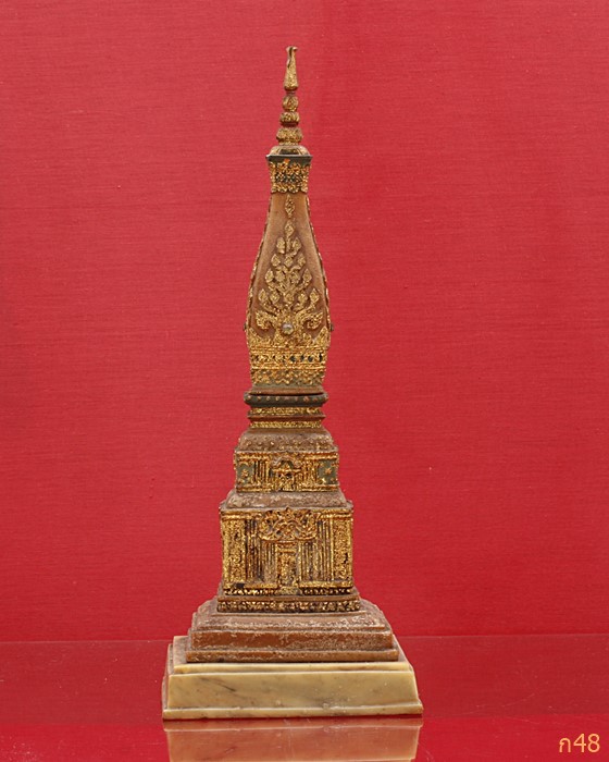 พระธาตุพนมจำลอง 2 ถอด องค์ที่ 2