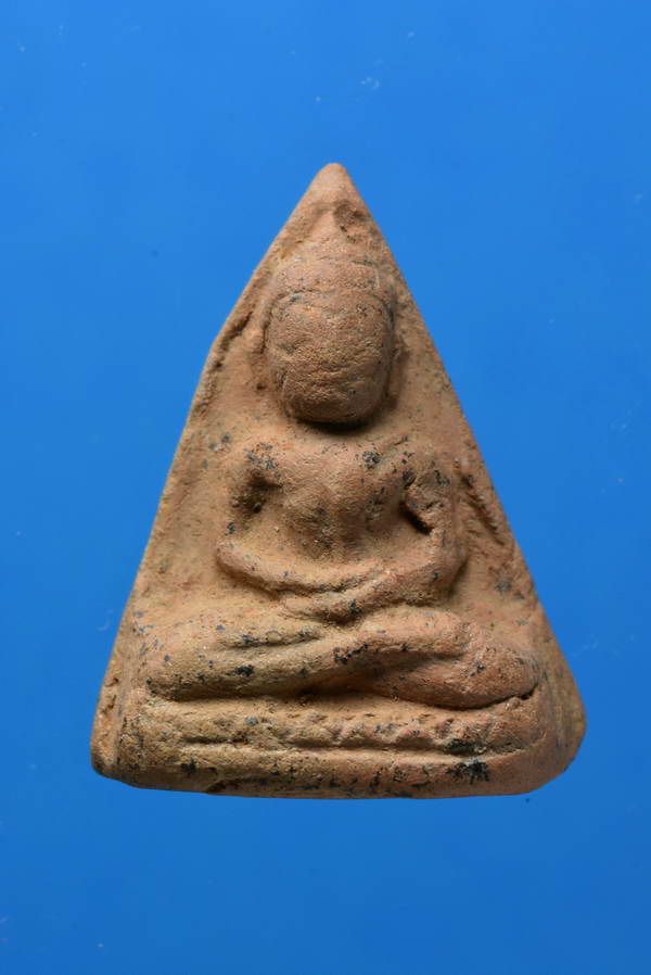 หลวงพ่อโต กรุแม่ลาการ้อง เนื้อดิน สิงห์บุรี