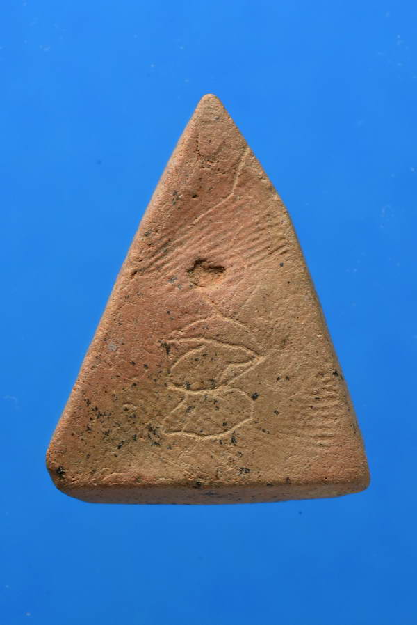 หลวงพ่อโต กรุแม่ลาการ้อง เนื้อดิน สิงห์บุรี