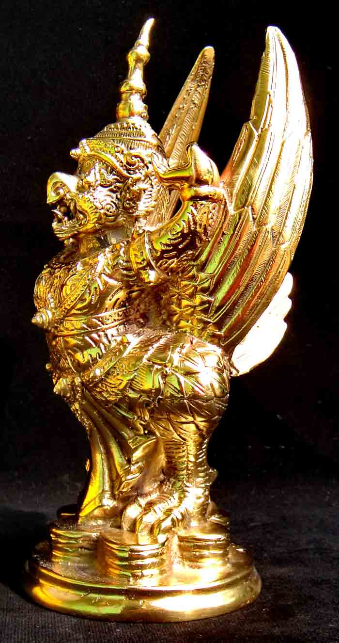 ***พญาครุฑเหยียบเงินทอง เนื้อทองเหลือง อำนาจบารมีความมั่งคั่งร่ำรวยเงินทอง 