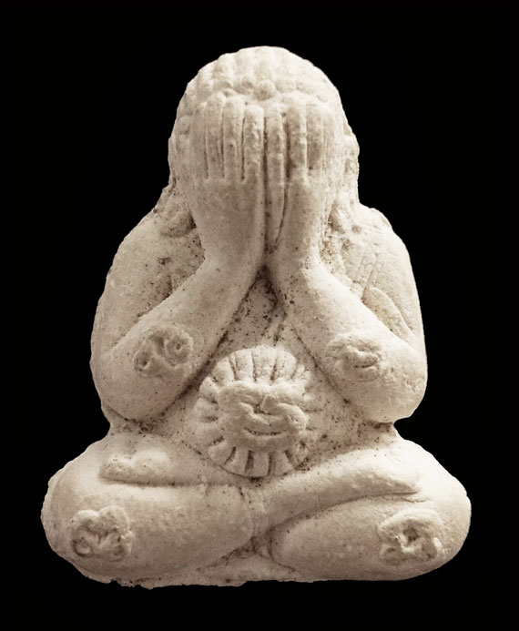 พระปิดตาหลวงปู่หมุน รุ่นไตรมาสรวยทันใจ ปี43 เนื้อผงงาช้าง ตอก1โค้ด สวย คม หมายเลขต้นๆ 315 รวมได้ 9