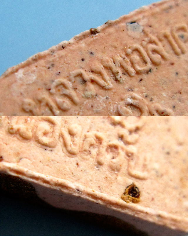 ขุนแผนผ้าป่า ปี 2546 เนื้อชมพู ตะกรุดเงินคู่ ทาทองเดิม หลวงพ่อสาคร มนุญโญ วัดหนองกรับ จ.ระยอง