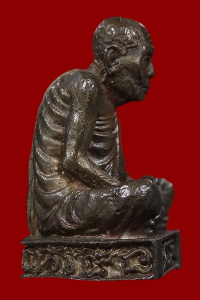 รูปหล่อลอยองค์ อาจารย์นำ 19