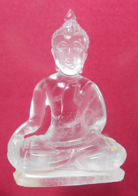 พระพุทธรูป แกะจากหินแก้ว สีขาว สวยครับ