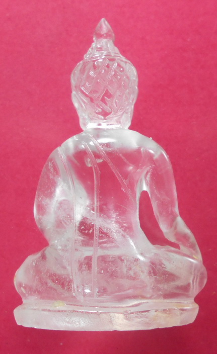 พระพุทธรูป แกะจากหินแก้ว สีขาว สวยครับ