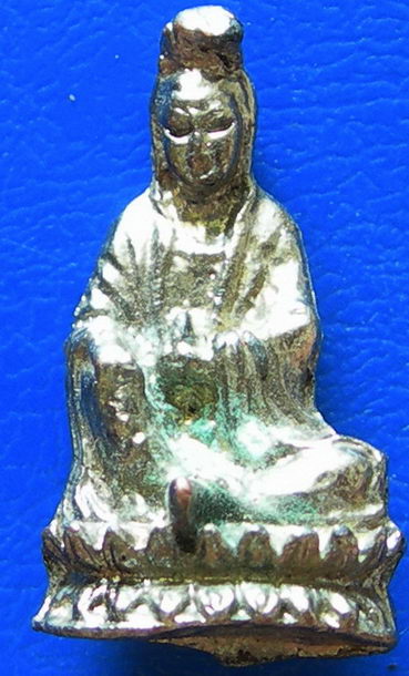 รูปหล่อเจ้าแม่กวนอิม กะไหล่เงิน