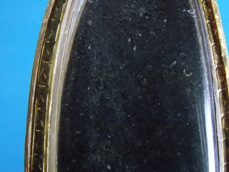 หลวงปู่ทวด วัดช้างให้ เนื้อว่าน นิยม พิมพ์ใหญ่ หน้าใหญ่ ปี24 เลี่ยมทอง