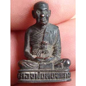 รูปหล่อ หลวงพ่อทองแถม วัดทองพุ่มพวง จ.สระบุรี