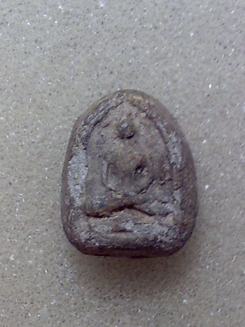 พระผงกรุวัดท้ายตลาด สภาพพอสวยครับ