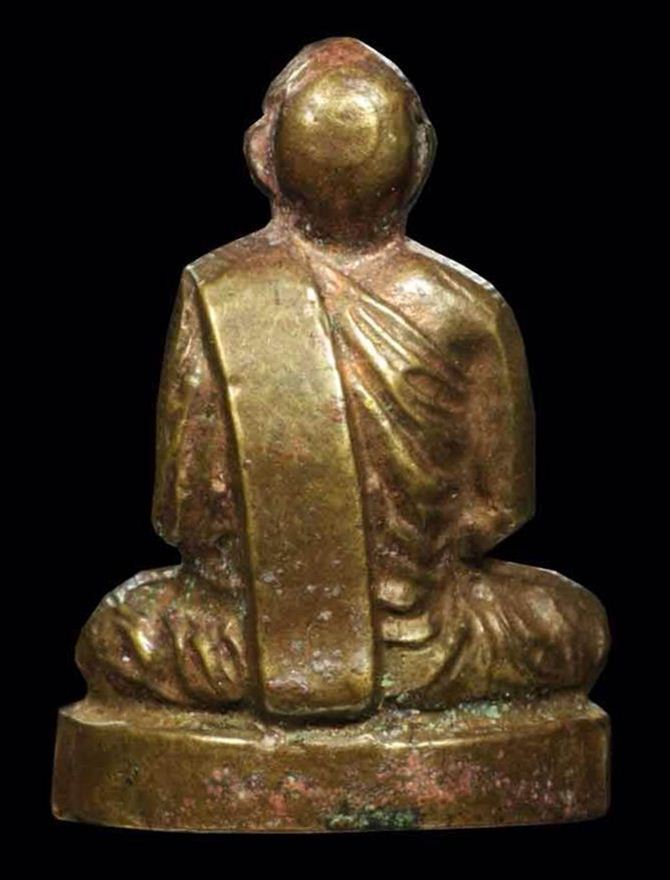 หลวงพ่อขอม วัดไผ่โรงวัว รูปเหมือนปั้มพิมพ์หน้าแก่ ก้นกลึง เนื้อทองเหลือง ปี ๒๕๐๕ จ. สุพรรณบุรี