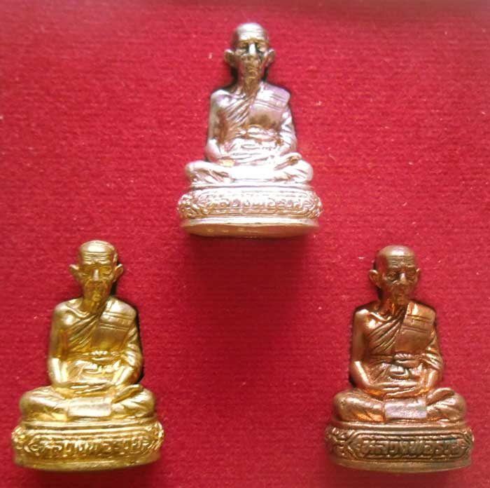 ++รูปหล่ออุดกริ่งลอยองค์ 1 ชุดกรรมการกฐิน[เนื้อเงิน ทองแดง ทองเหลือง]ไตรมาส 54 หลวงพ่อรวย วัดตะโก++