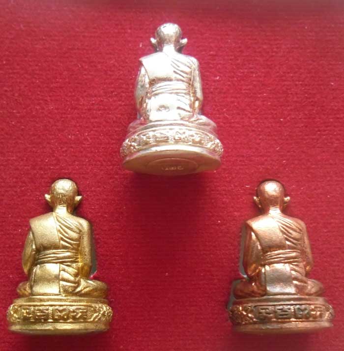 ++รูปหล่ออุดกริ่งลอยองค์ 1 ชุดกรรมการกฐิน[เนื้อเงิน ทองแดง ทองเหลือง]ไตรมาส 54 หลวงพ่อรวย วัดตะโก++