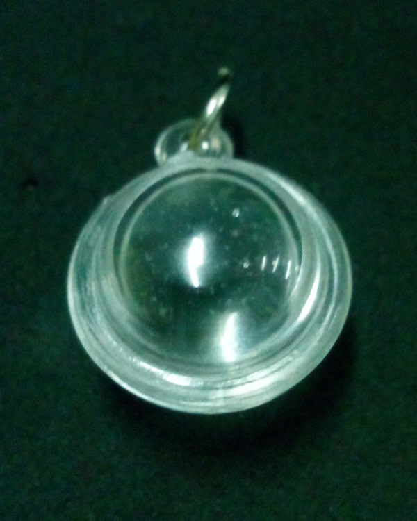 ลูกแก้วมณีรัตนะกลมใส (แก้วสารพักนึก) หลวงพ่อฤาษีลิงดำ วัดท่าซุง (มีรูปยืนยัน)