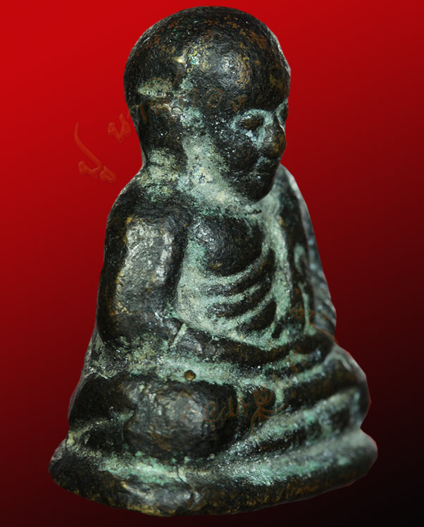 หลวงพ่อเงิน วัดบางคลาน จังหวัดพิจิตร รุ่นปืนแตก พิมพ์ไตรมาส  ตอกโค๊ต กรรมการ   ปี ๒๕๒๘ 