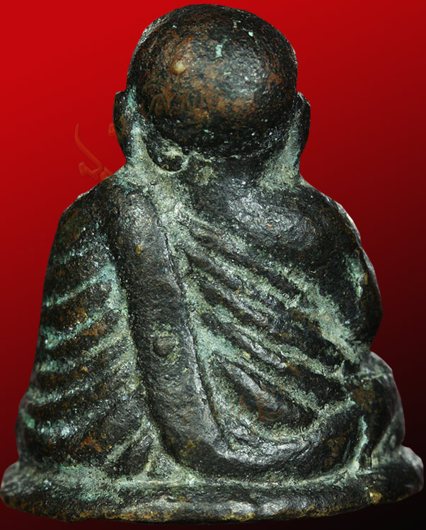 หลวงพ่อเงิน วัดบางคลาน จังหวัดพิจิตร รุ่นปืนแตก พิมพ์ไตรมาส  ตอกโค๊ต กรรมการ   ปี ๒๕๒๘ 