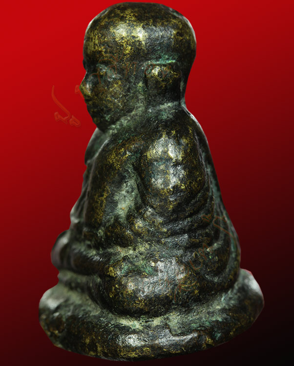 หลวงพ่อเงิน วัดบางคลาน จังหวัดพิจิตร รุ่นปืนแตก พิมพ์นิยมเศียรโต   ปี ๒๕๒๘ 