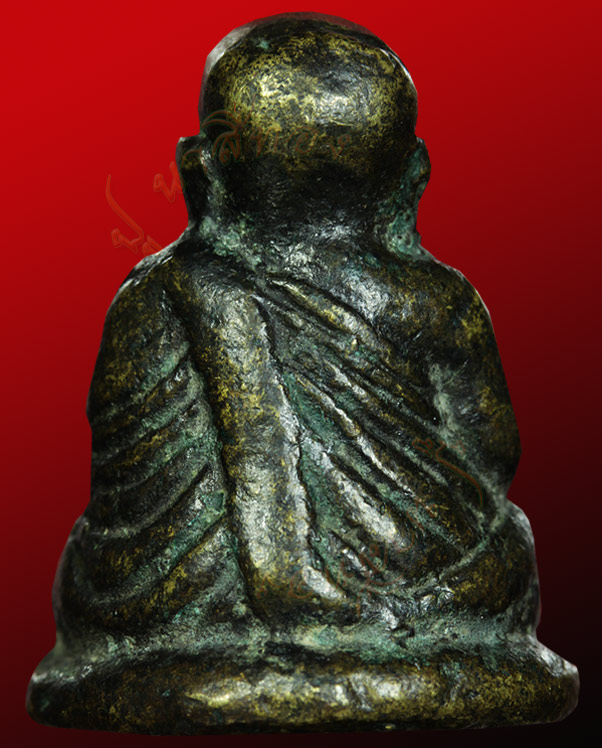 หลวงพ่อเงิน วัดบางคลาน จังหวัดพิจิตร รุ่นปืนแตก พิมพ์นิยมเศียรโต   ปี ๒๕๒๘ 