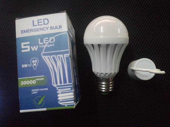 หลอดไฟ LED อัจฉริยะ ติดอัตโนมัติเมื่อไฟฟ้าดับ