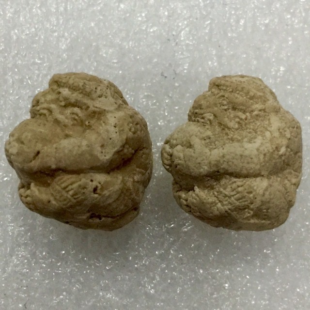 HA1# ลูกอมหนุมาน 3 ลูก เนื้อผงพรายกุมาร หลวงพ่อสาคร พร้อมรูปถ่ายหลวงพ่อสาคร ปี 2550 ออกวัดคลองน้ำแดง