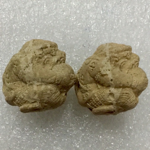 HA3# ลูกอมหนุมาน 3 ลูก เนื้อผงพรายกุมาร หลวงพ่อสาคร พร้อมรูปถ่ายหลวงพ่อสาคร ปี 2550 ออกวัดคลองน้ำแดง