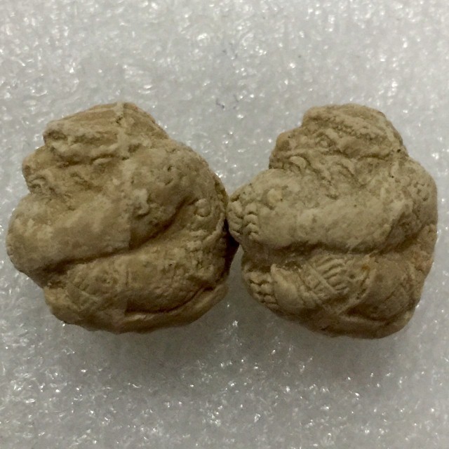 HA2# ลูกอมหนุมาน 3 ลูก เนื้อผงพรายกุมาร หลวงพ่อสาคร พร้อมรูปถ่ายหลวงพ่อสาคร ปี 2550 ออกวัดคลองน้ำแดง