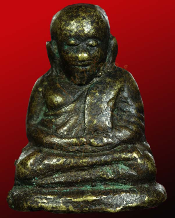 หลวงพ่อเงิน วัดบางคลาน จังหวัด พิจิตร รุ่นปืนแตก พิมพ์นิยมเศียรโต ปี ๒๕๒๘ (๓) 